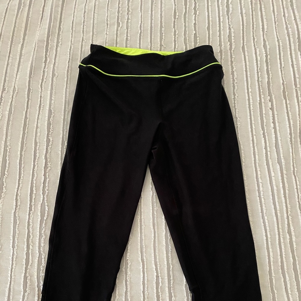Athletic capris